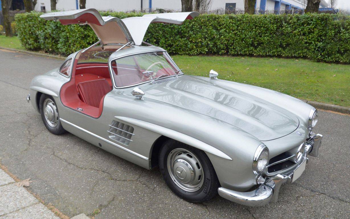 Lot_125_-_1955_Mercedes-Benz_300_SL_Gullwing_1280x768.jpg