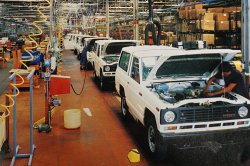  Montaje del Nissan Patrol en la planta de Barcelona 1983