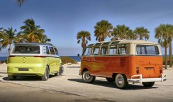 Volkswagen Showcar I.D. BUZZ und Volkswagen T1