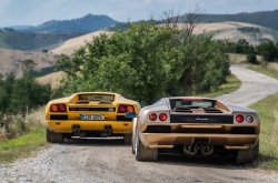 Lamborghini Diablo 1991 vs Diablo 6.0SE in Tuscany 2020