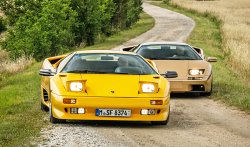 Lamborghini Diablo 1991 vs Diablo 6.0SE in Tuscany 2020